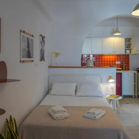 Arodou Studio And Apartment *